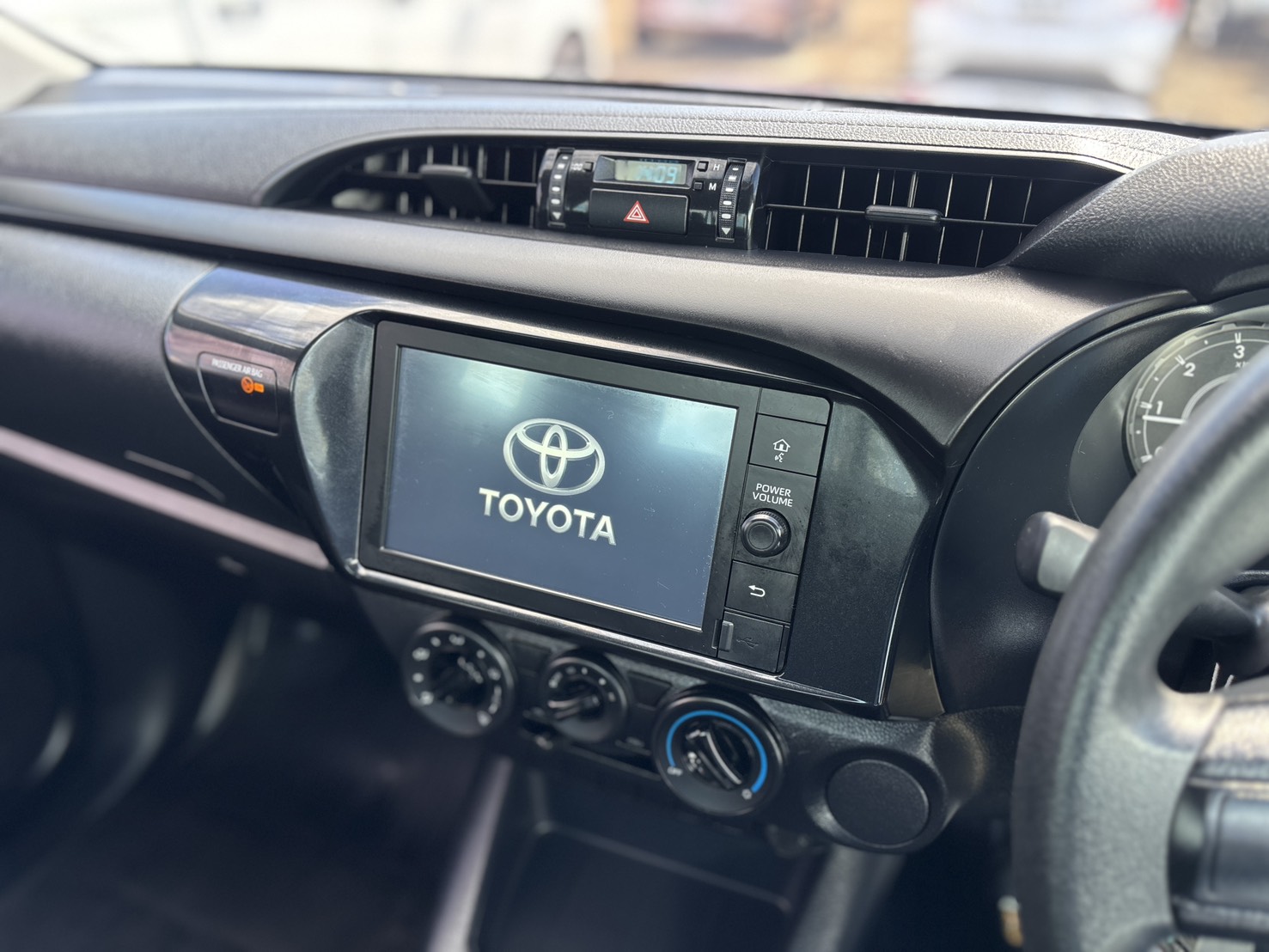 Toyota Hilux Revo 2.4 Entry Z Edition Single Cad MT 2022