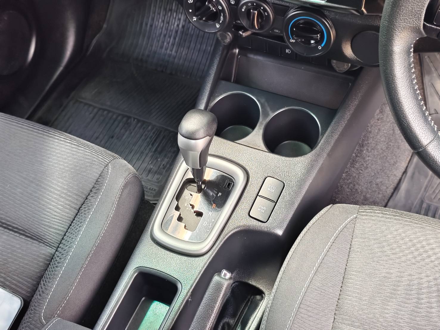 Toyota Hilux Revo Smart Cab 2.4 Mid Z Edition AT 2020
