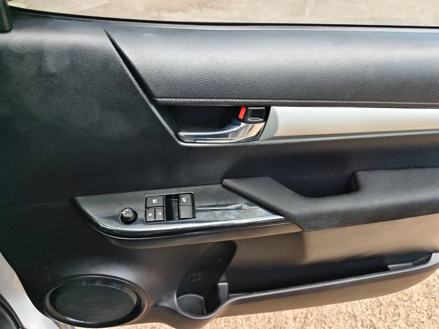 Toyota Hilux Revo Smart Cab 2.4 Mid Z Edition AT 2020