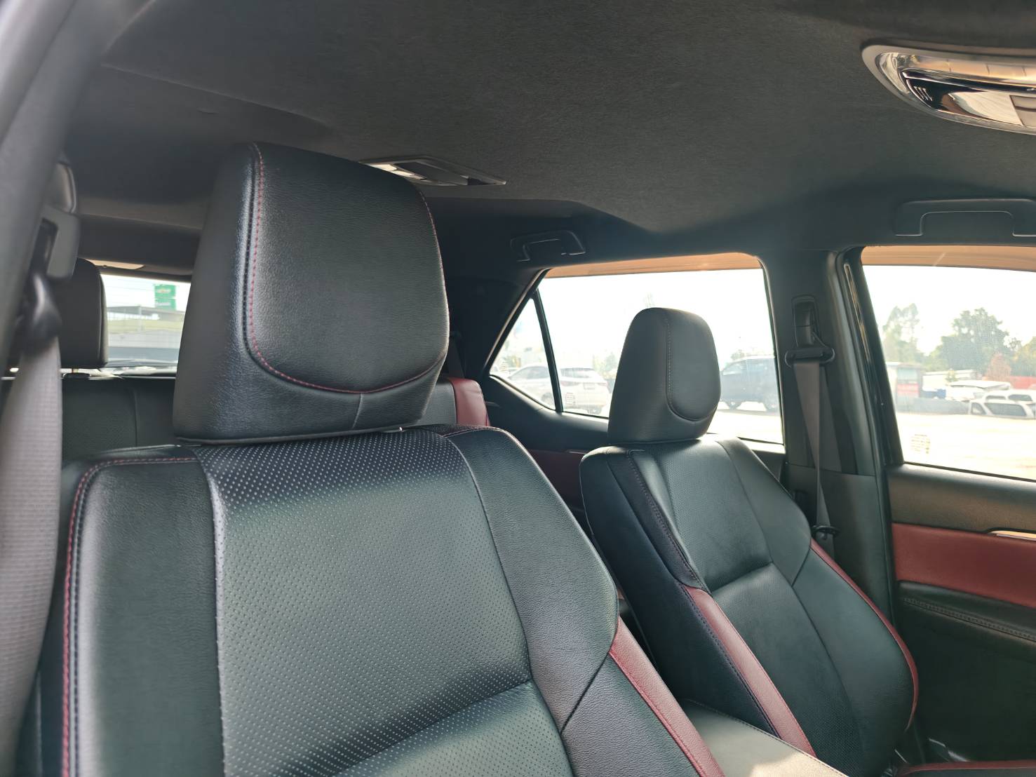 Toyota Fortuner 2.4 Legender 4WD SUV AT 2023