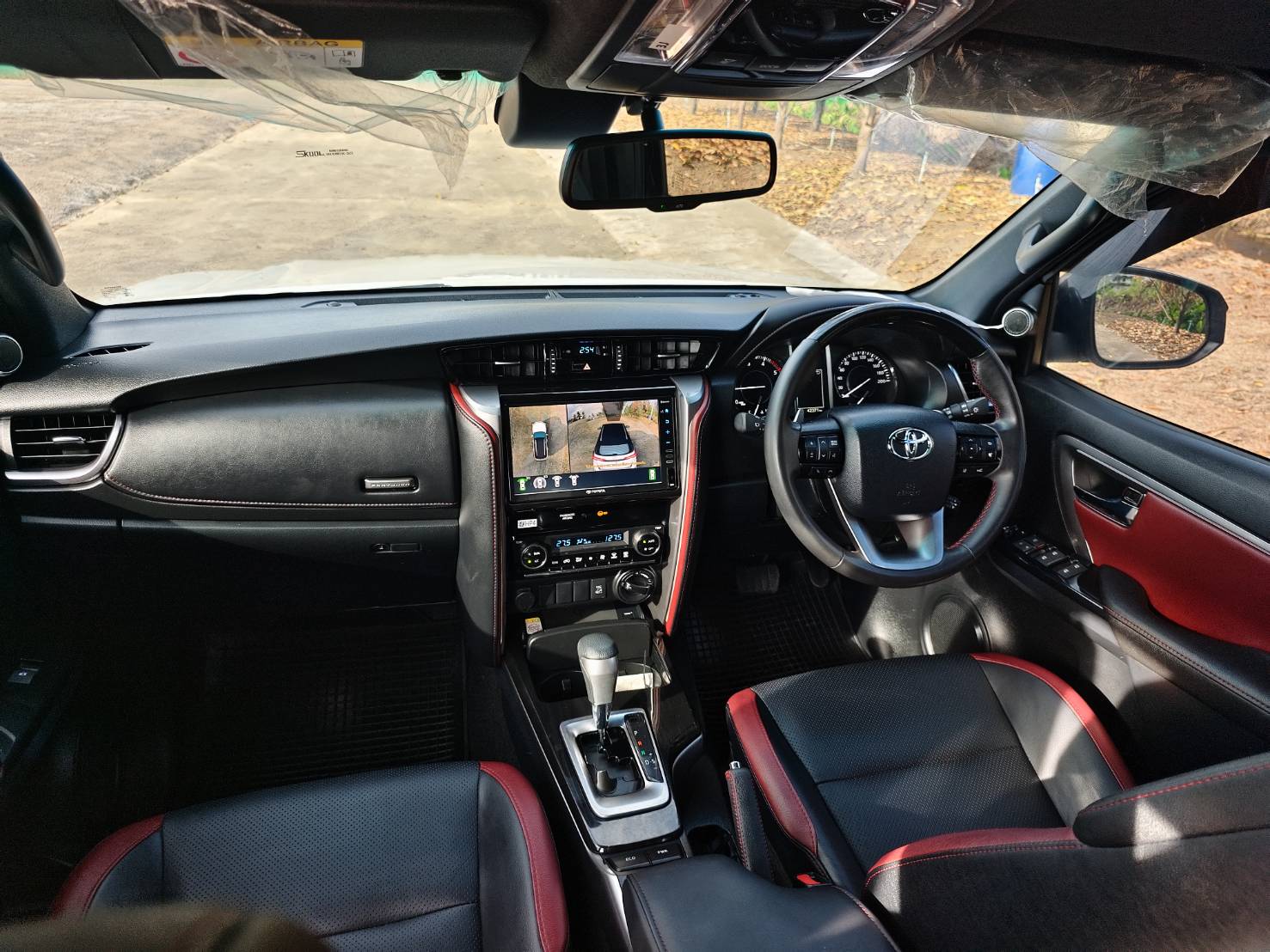 Toyota Fortuner 2.4 Legender 4WD SUV AT 2023