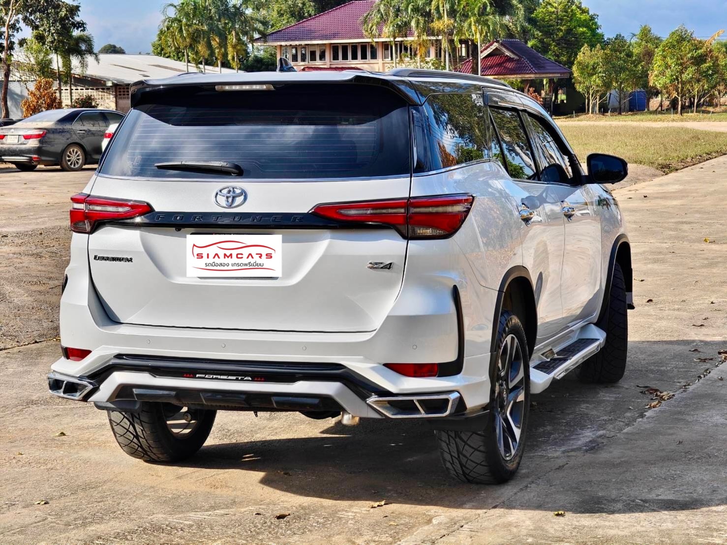 Toyota Fortuner 2.4 Legender 4WD SUV AT 2023