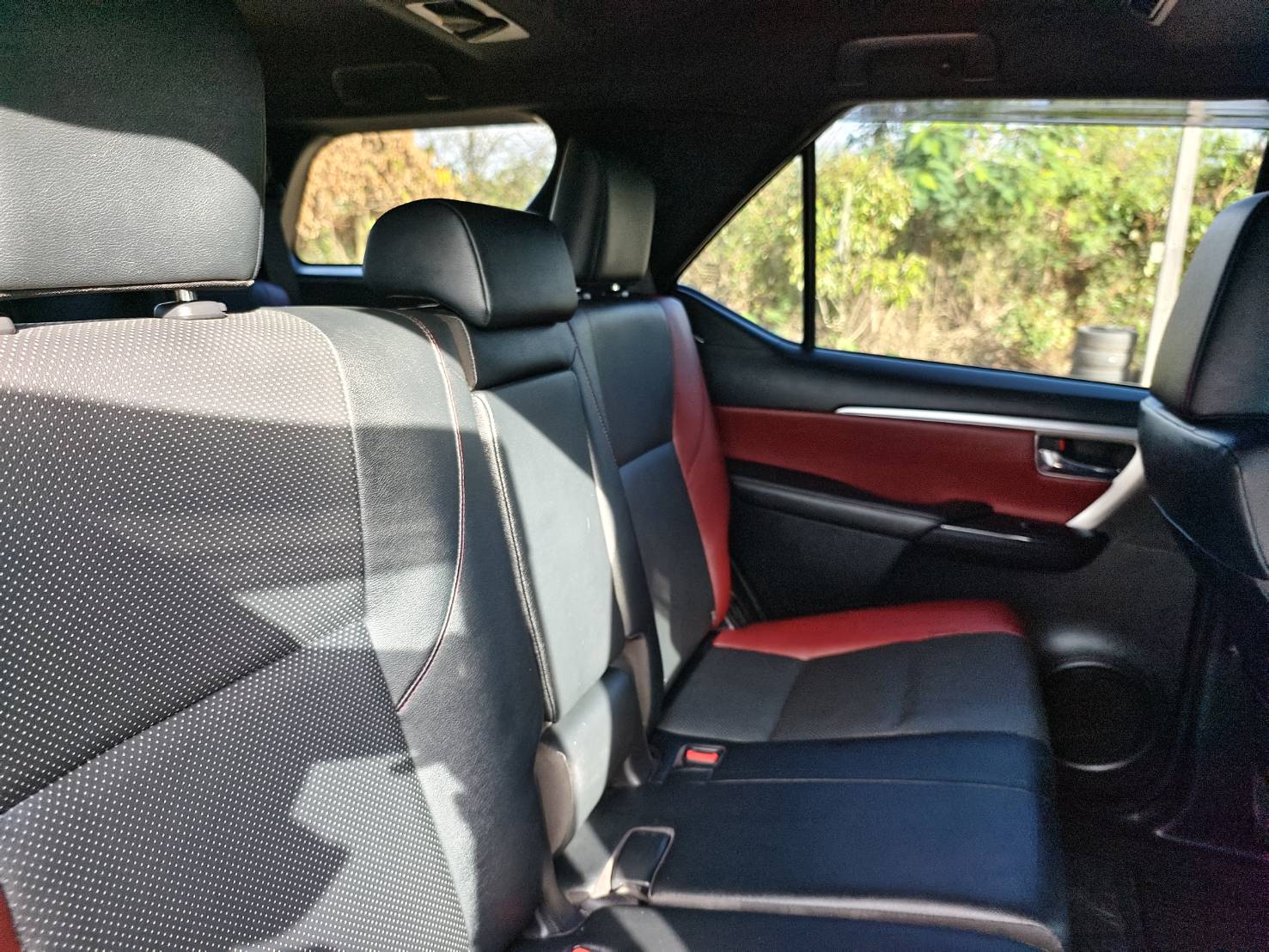 Toyota Fortuner 2.4 Legender SUV AT 2021
