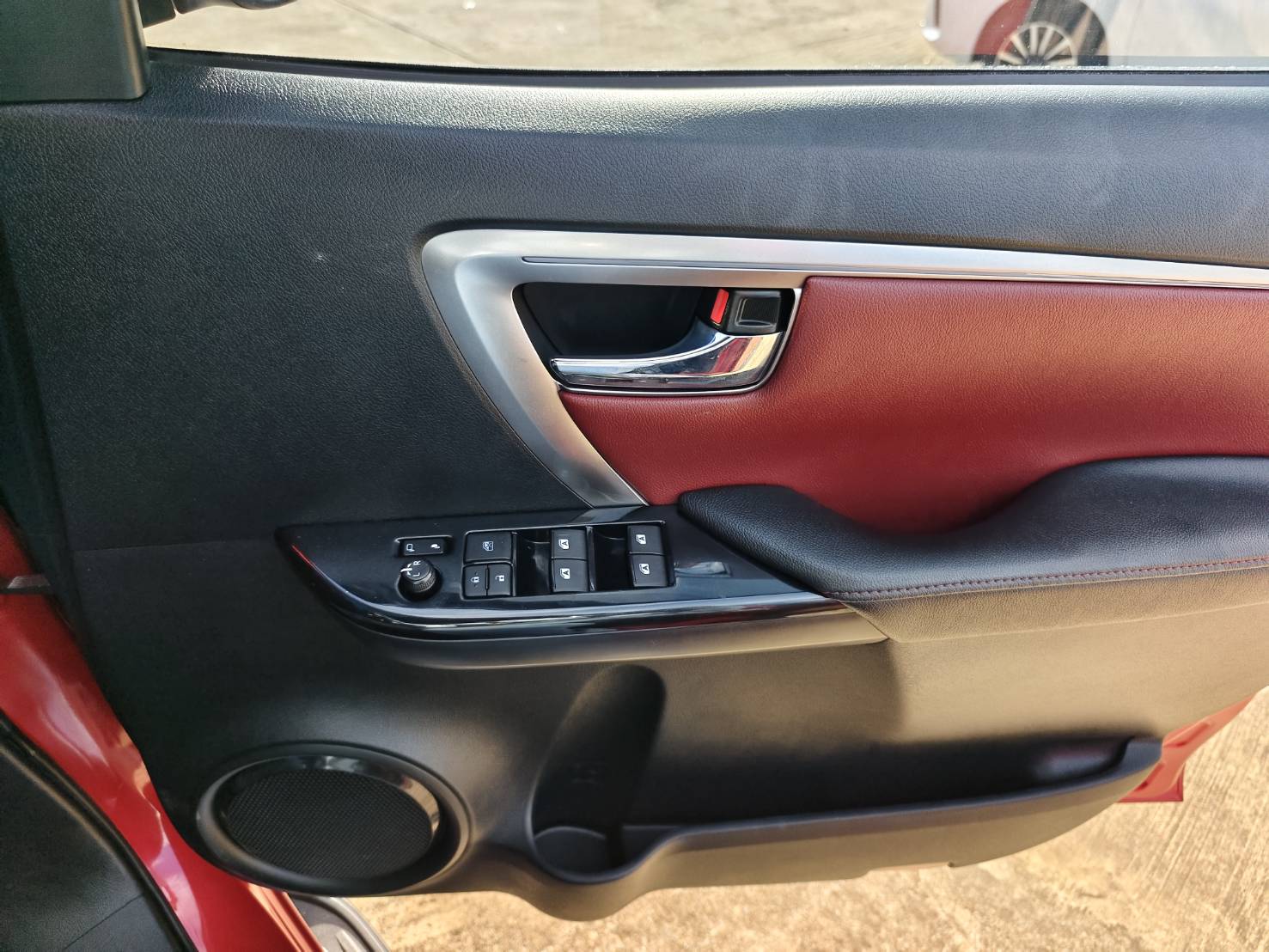 Toyota Fortuner 2.4 Legender SUV AT 2021