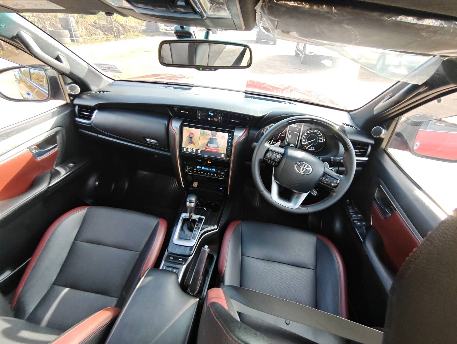 Toyota Fortuner 2.4 Legender SUV AT 2021