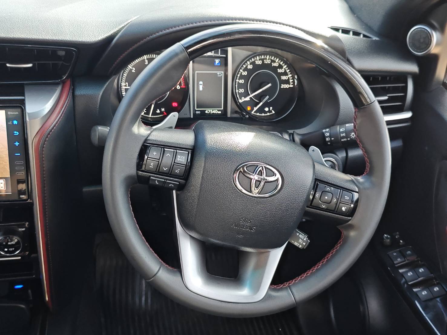 Toyota Fortuner 2.4 Legender SUV AT 2021