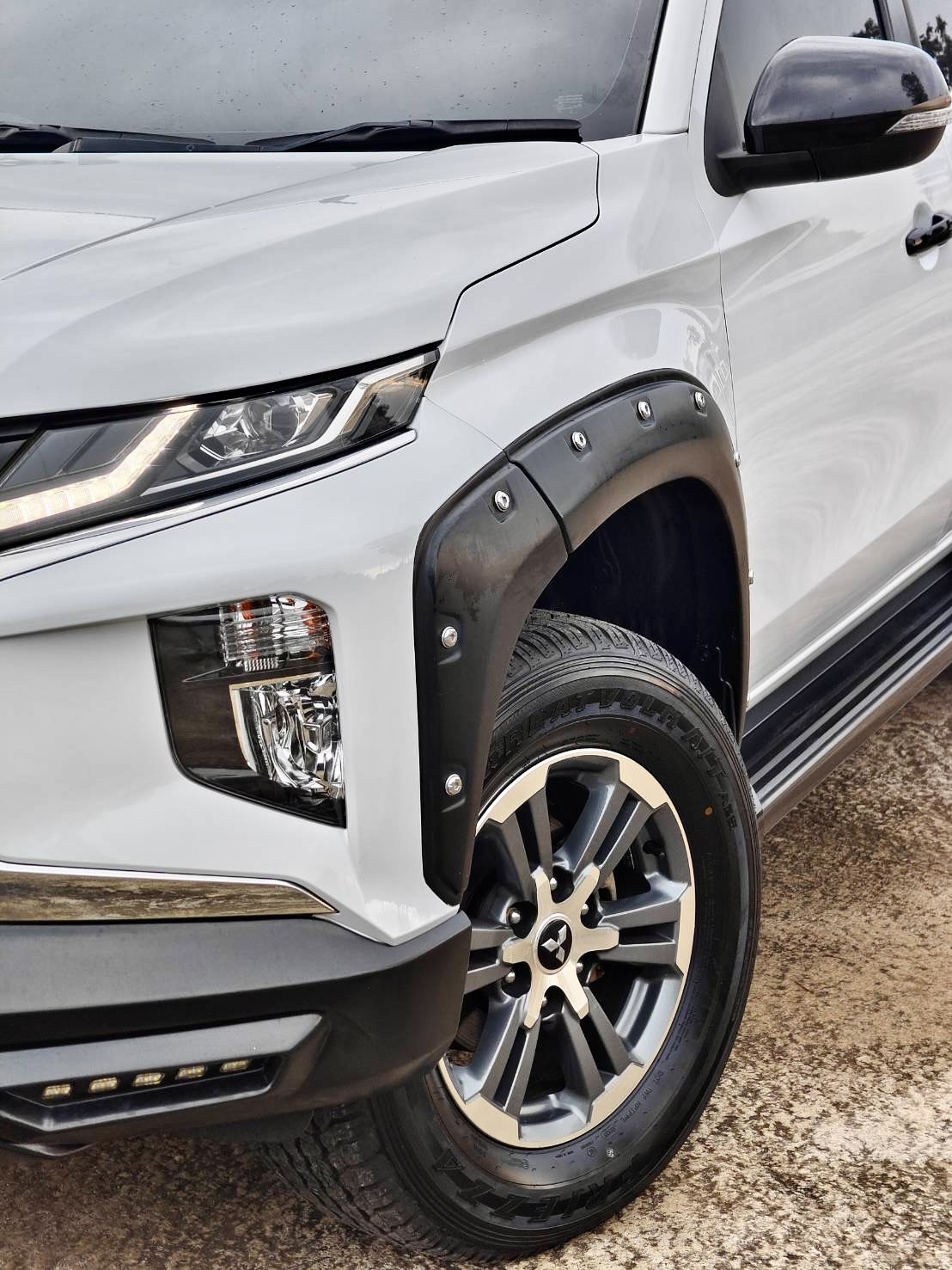 Mitsubishi Triton All New Mega Cab 2.4 GLS Plus MT 2022