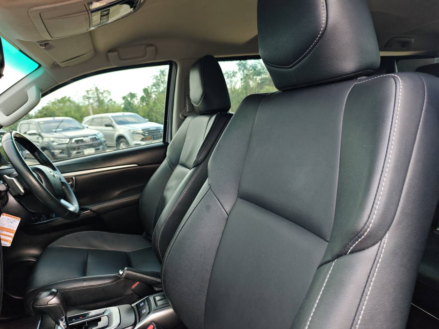 Toyota Fortuner 2.4 V SUV AT 2020