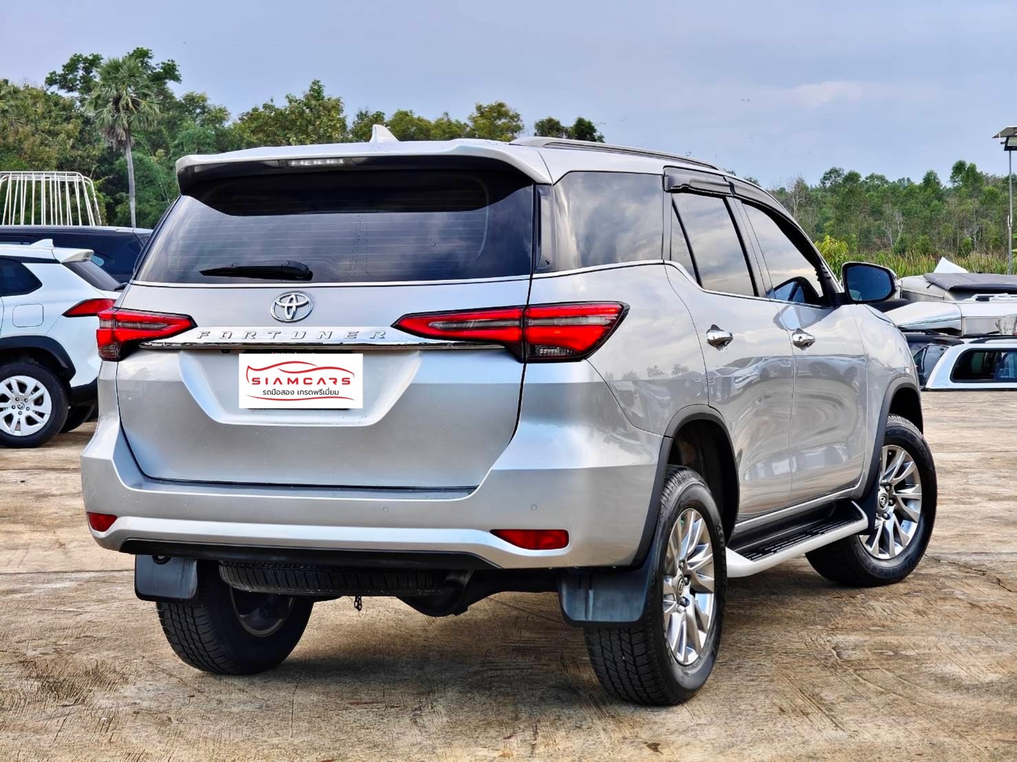 Toyota Fortuner 2.4 V SUV AT 2020
