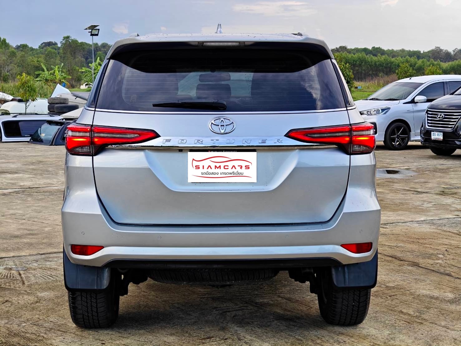 Toyota Fortuner 2.4 V SUV AT 2020