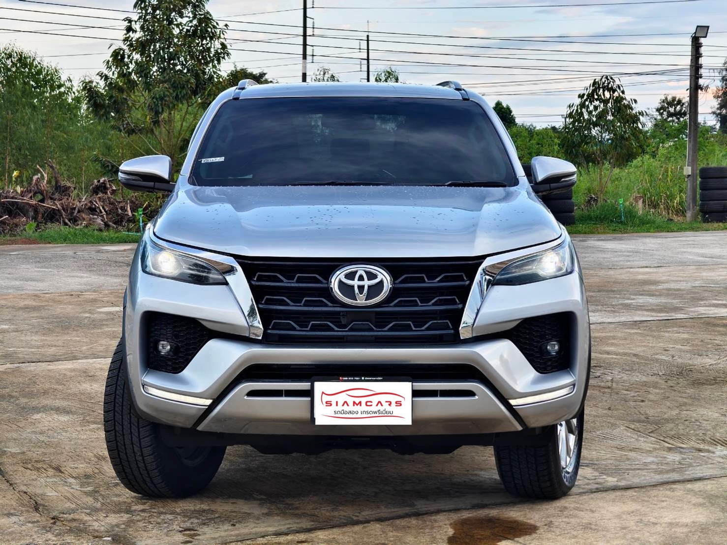 Toyota Fortuner 2.4 V SUV AT 2020