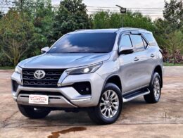 Toyota Fortuner 2.4 V SUV AT 2020