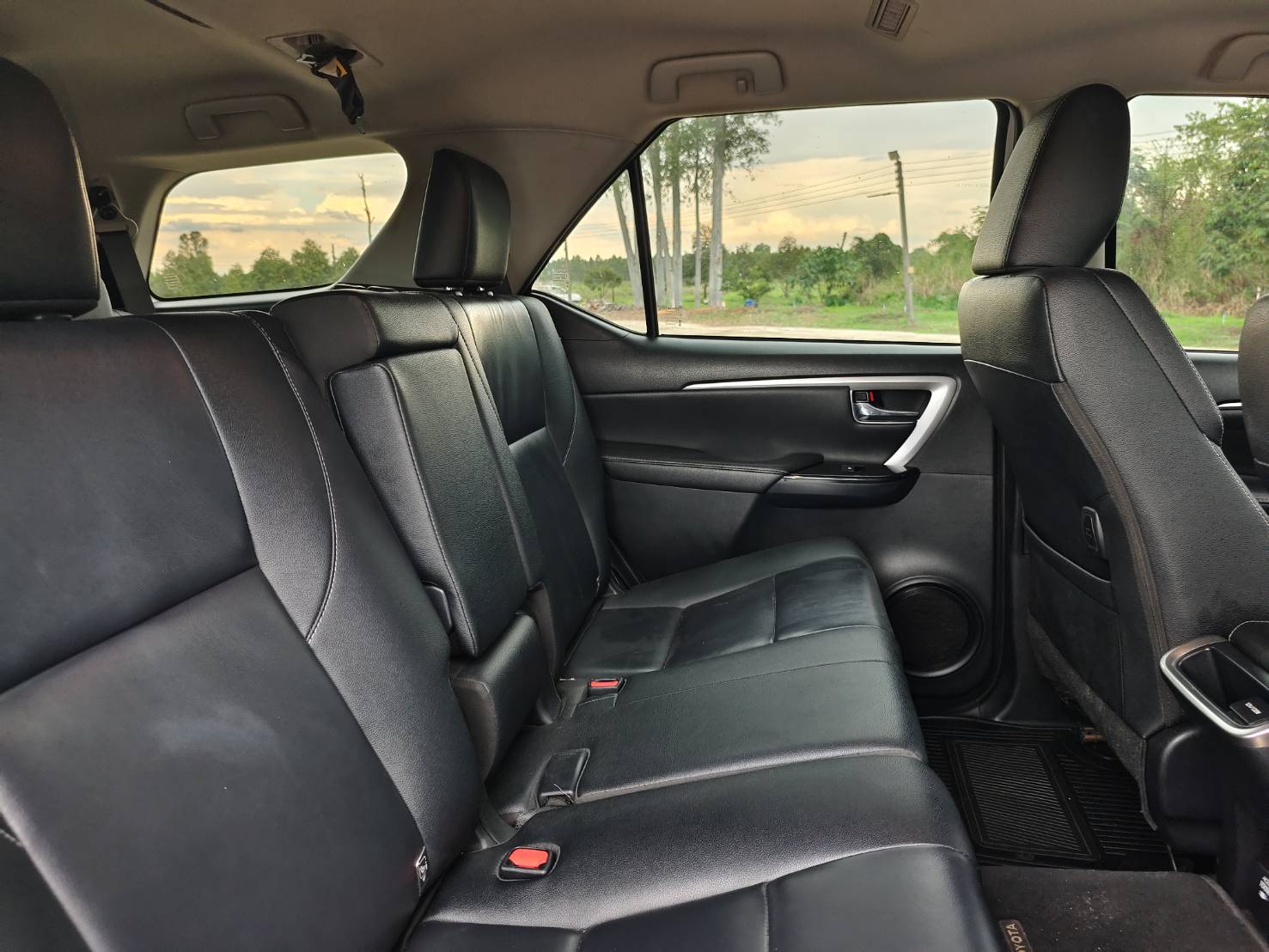 Toyota Fortuner 2.4 Legender V SUV AT 2023