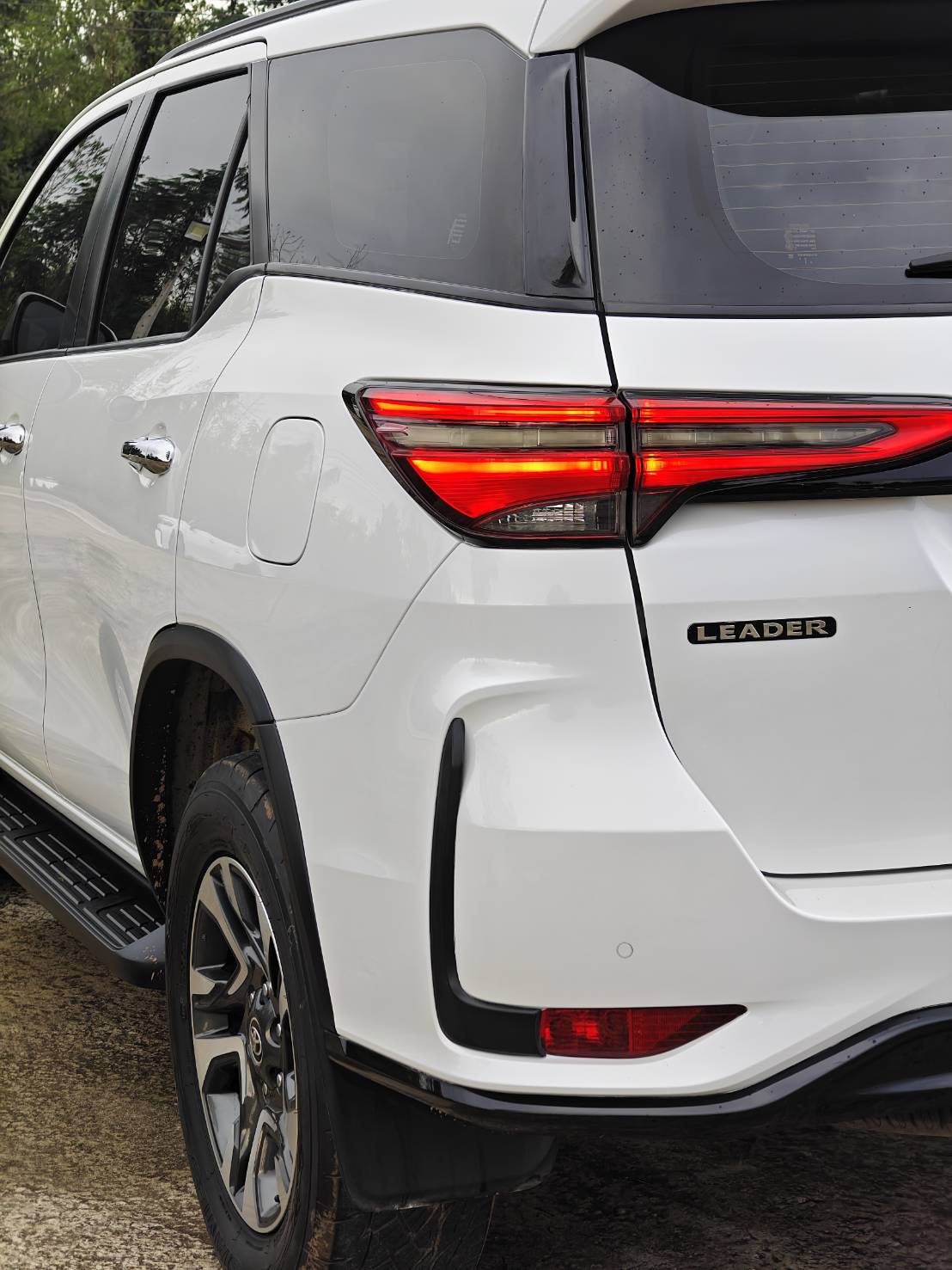 Toyota Fortuner 2.4 Legender V SUV AT 2023