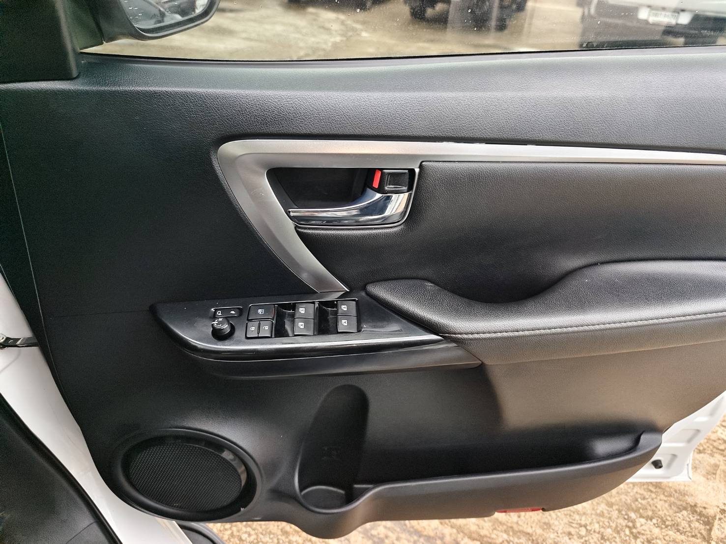 Toyota Fortuner 2.4 Legender V SUV AT 2023