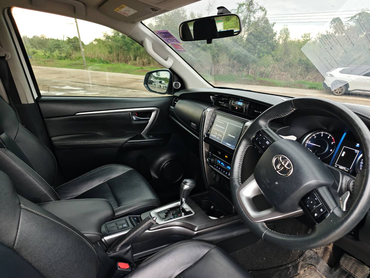 Toyota Fortuner 2.4 Legender V SUV AT 2023