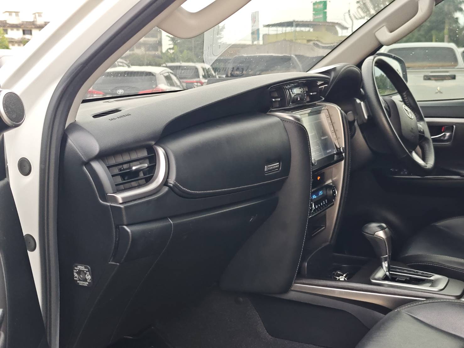 Toyota Fortuner 2.4 Legender V SUV AT 2023