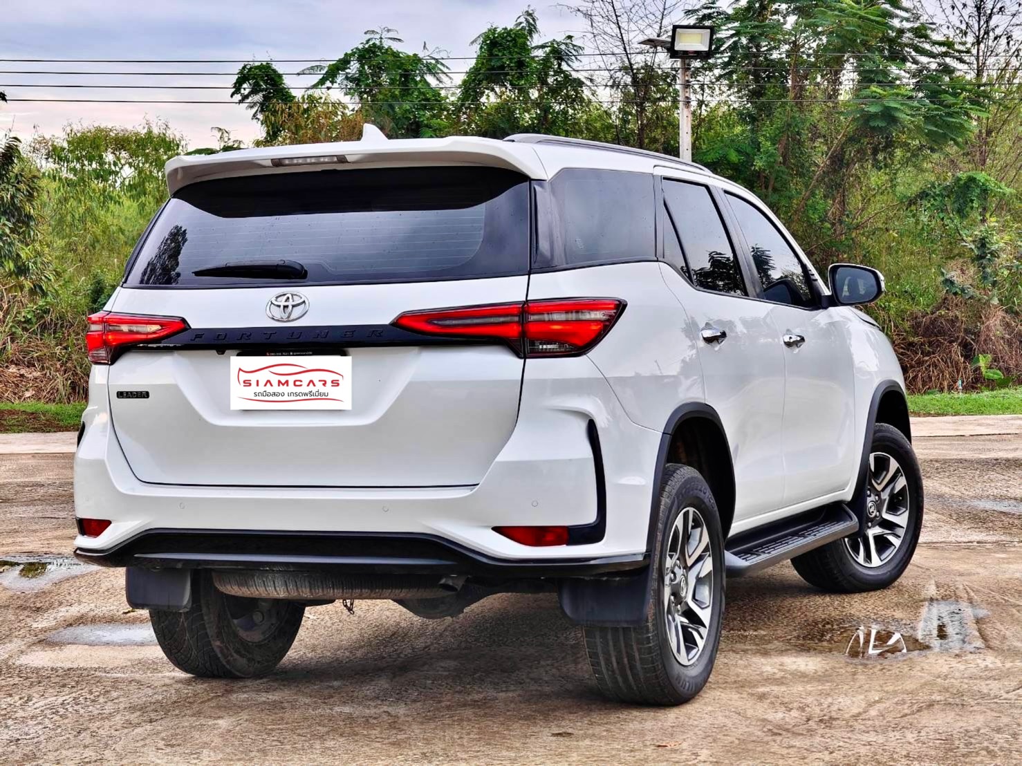 Toyota Fortuner 2.4 Legender V SUV AT 2023