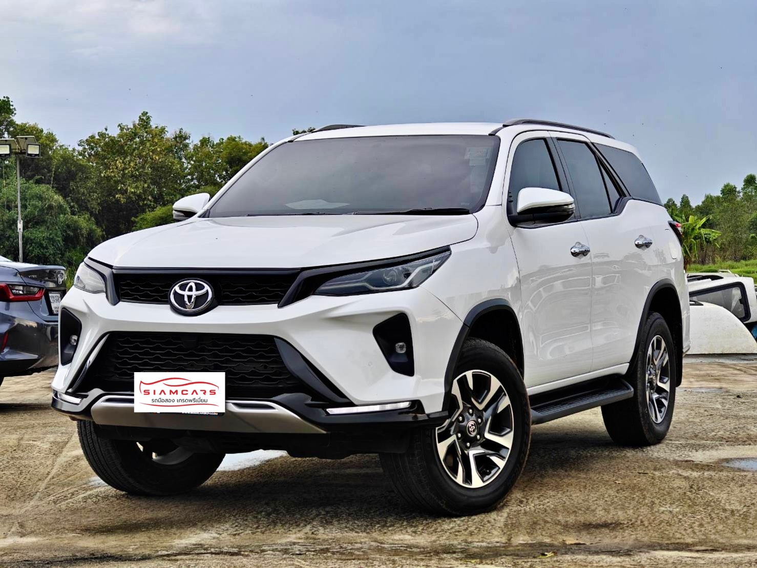 Toyota Fortuner 2.4 Legender V SUV AT 2023
