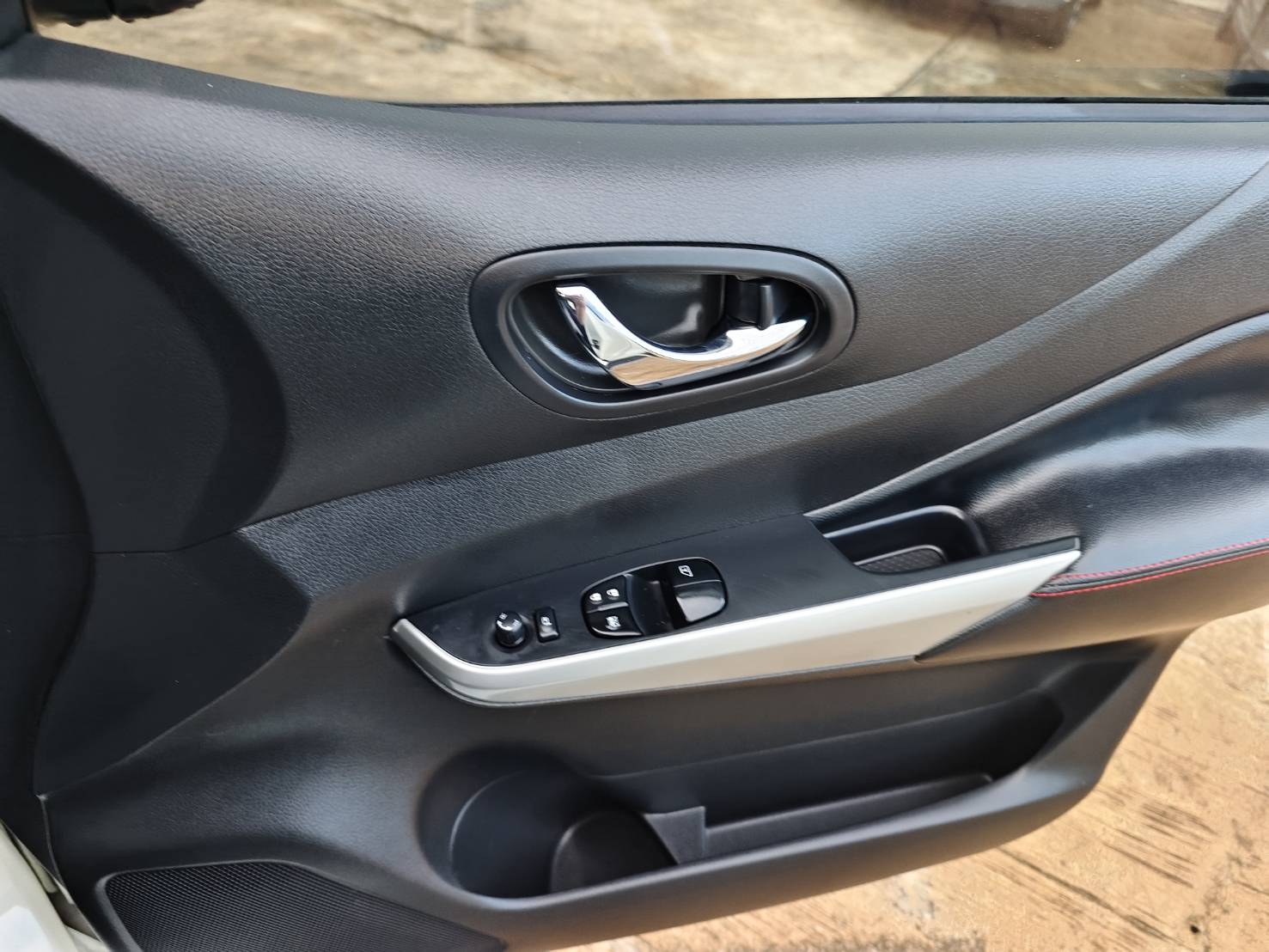 Nissan NP300 Navara King Cab 2.5 V Calibre AT 2018