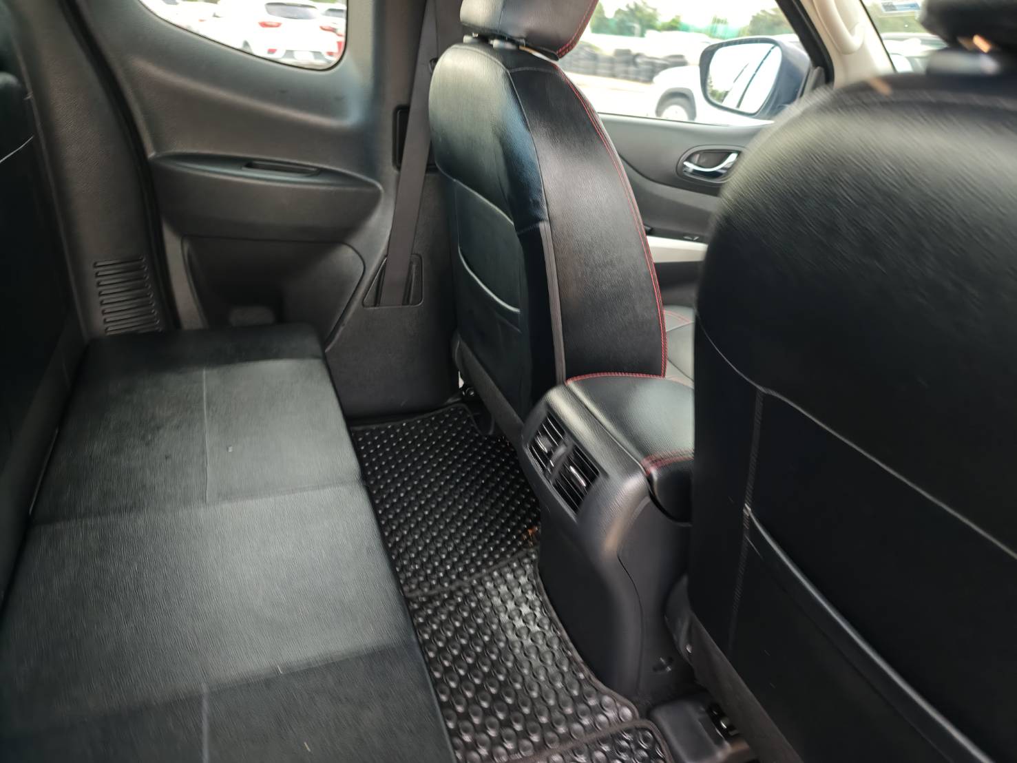Nissan NP300 Navara King Cab 2.5 V Calibre AT 2018