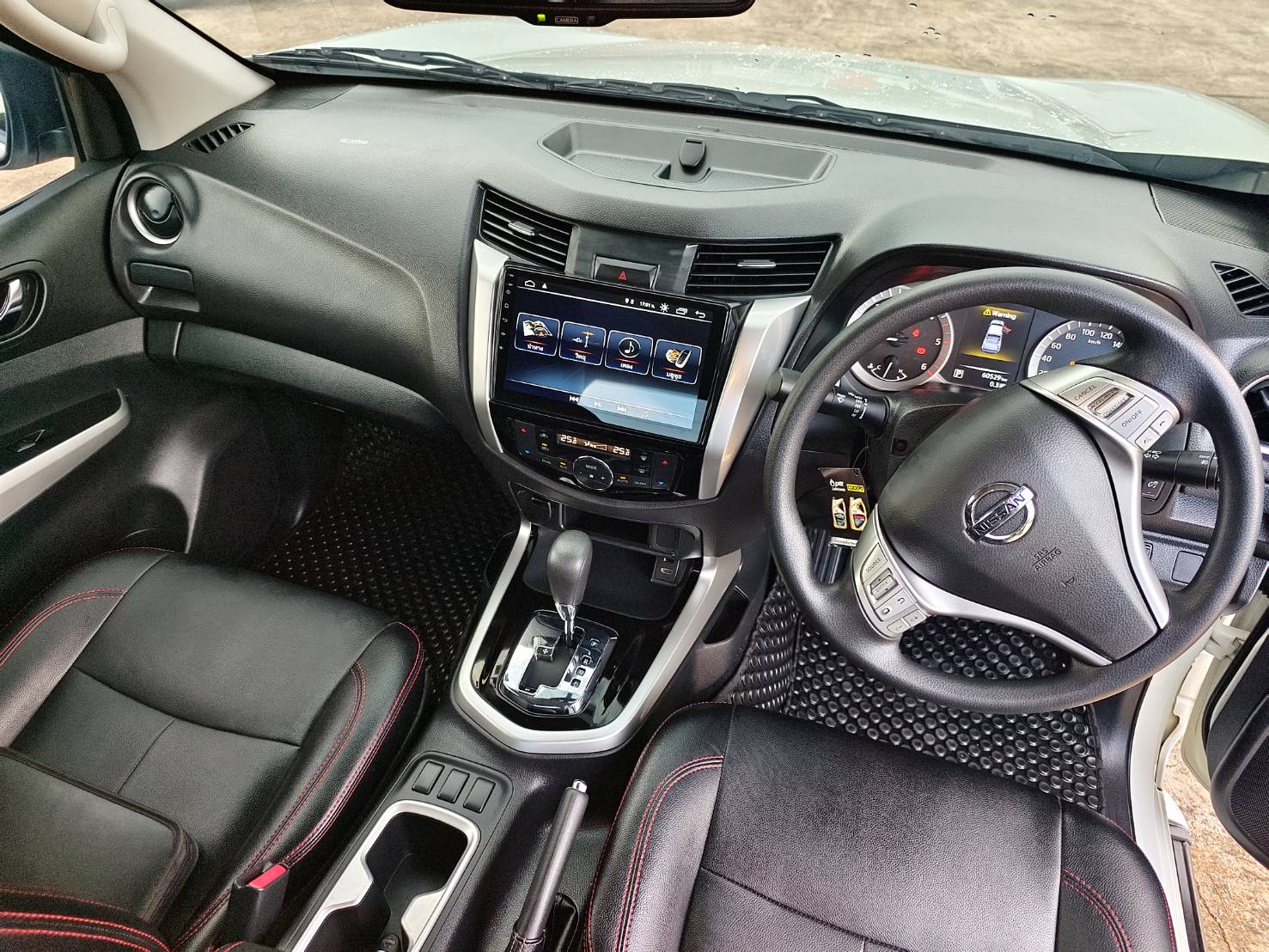Nissan NP300 Navara King Cab 2.5 V Calibre AT 2018