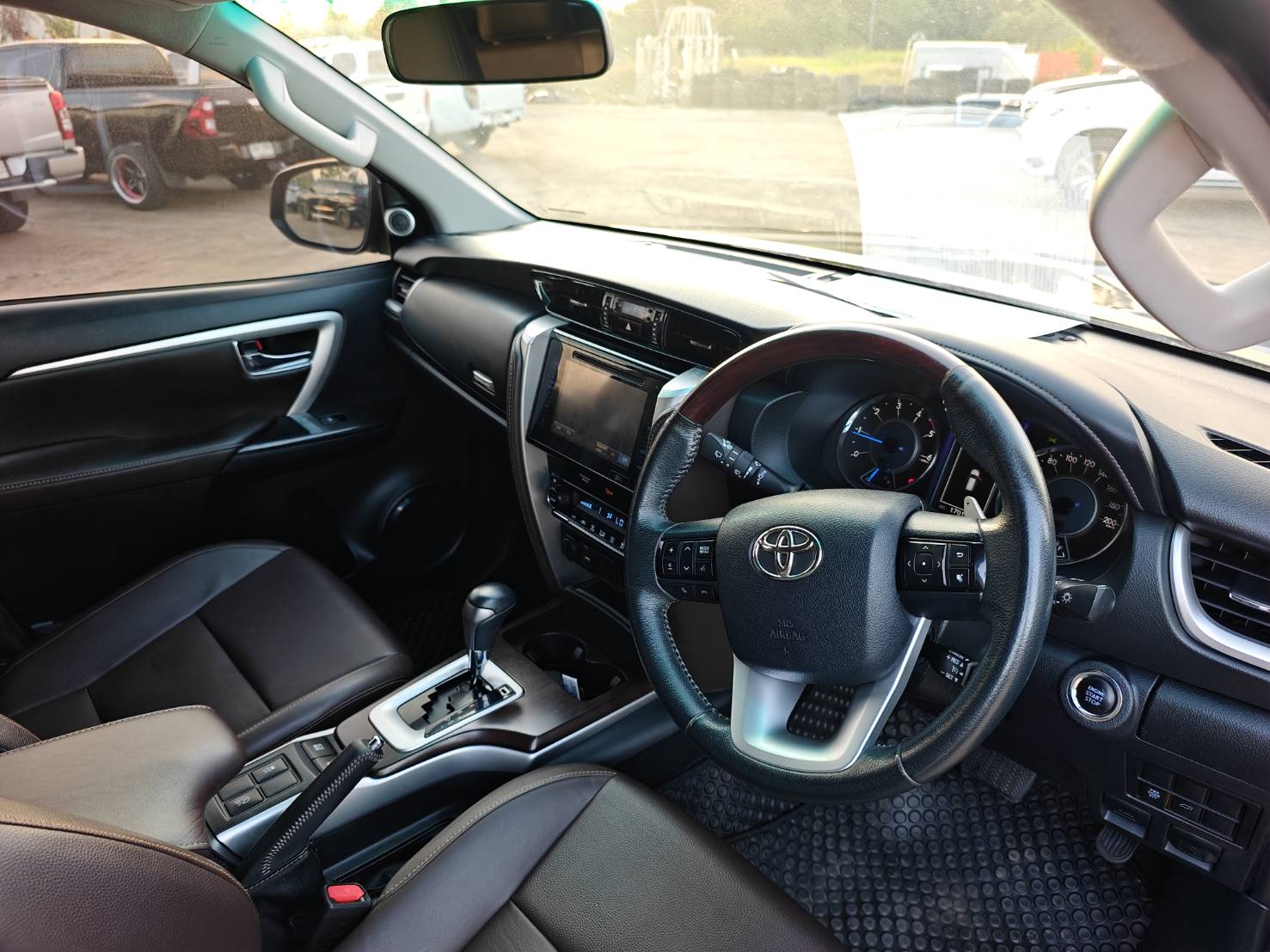 Toyota Fortuner 2.8 V SUV AT 2017